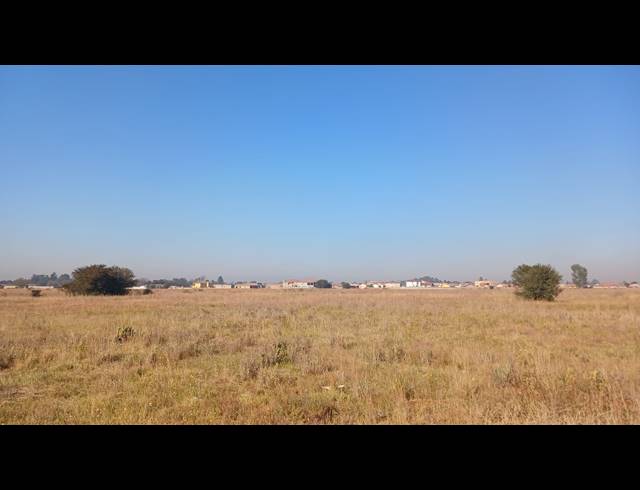 4,589M² VACANT LAND FOR SALE IN UNITAS PARK